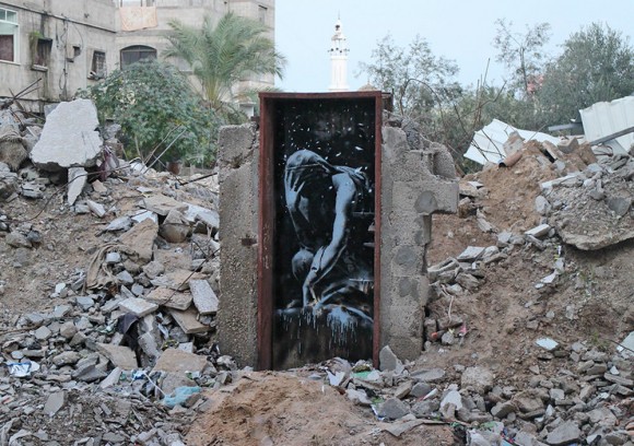 パレスチナで押収のバンクシー作品（引きの画）